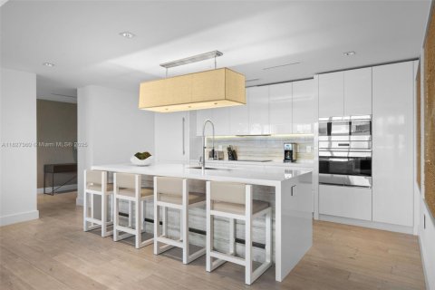 Condo in Miami Beach, Florida, 3 bedrooms  № 1798818 - photo 13