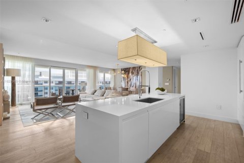 Condo in Miami Beach, Florida, 3 bedrooms  № 1798818 - photo 9