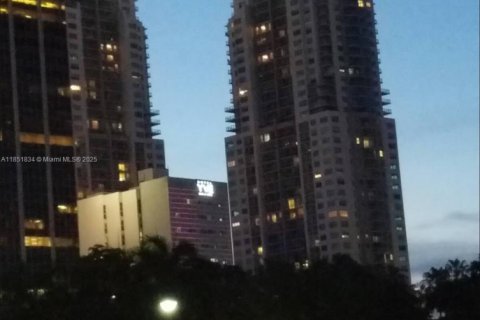 Copropriété à vendre à Miami, Floride: 58.71 m2 № 1871962 - photo 1