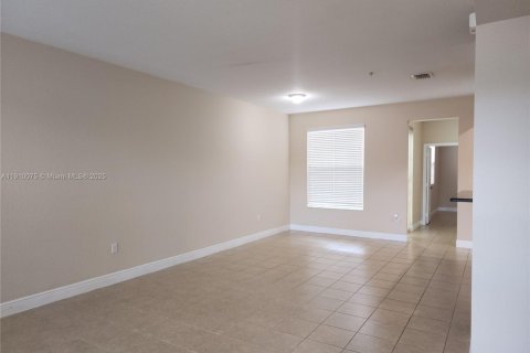 Touwnhouse à louer à Pembroke Pines, Floride: 3 chambres, 176.7 m2 № 1965838 - photo 16