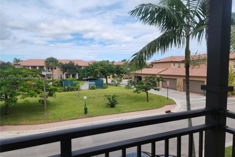 Touwnhouse à louer à Pembroke Pines, Floride: 3 chambres, 176.7 m2 № 1965838 - photo 21