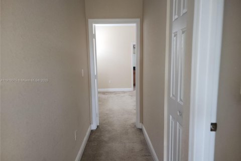 Touwnhouse à louer à Pembroke Pines, Floride: 3 chambres, 176.7 m2 № 1965838 - photo 23