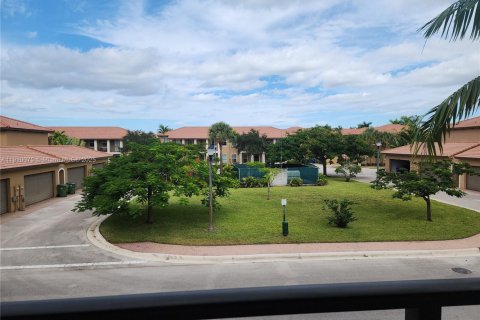 Touwnhouse à louer à Pembroke Pines, Floride: 3 chambres, 176.7 m2 № 1965838 - photo 22