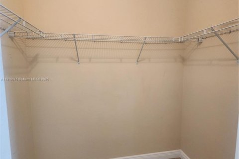 Touwnhouse à louer à Pembroke Pines, Floride: 3 chambres, 176.7 m2 № 1965838 - photo 27