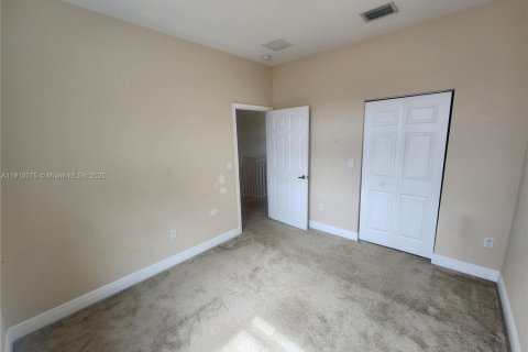 Touwnhouse à louer à Pembroke Pines, Floride: 3 chambres, 176.7 m2 № 1965838 - photo 28