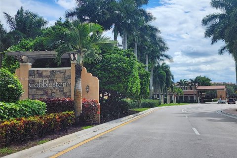 Touwnhouse à louer à Pembroke Pines, Floride: 3 chambres, 176.7 m2 № 1965838 - photo 1