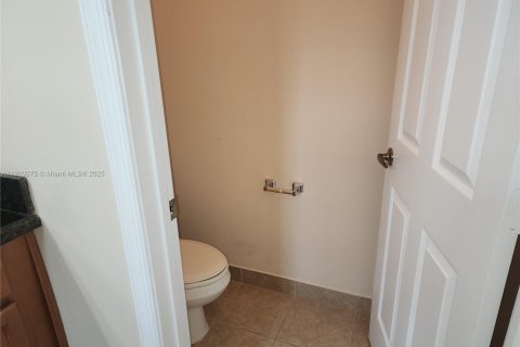 Touwnhouse à louer à Pembroke Pines, Floride: 3 chambres, 176.7 m2 № 1965838 - photo 26