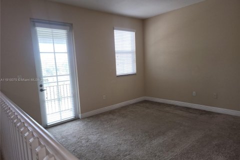 Touwnhouse à louer à Pembroke Pines, Floride: 3 chambres, 176.7 m2 № 1965838 - photo 19