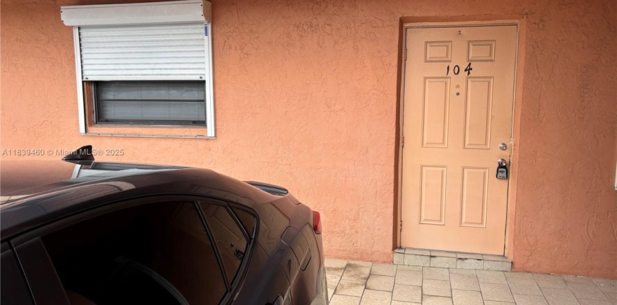 Appartement à Hialeah, Floride 2 chambres, 691.84 m2 № 1828199