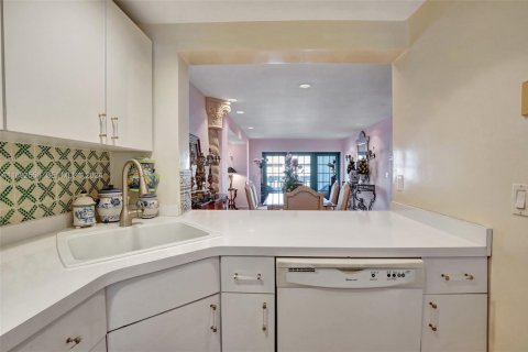 Condominio en venta en Hallandale Beach, Florida, 2 dormitorios, 162.58 m2 № 2245135 - foto 28