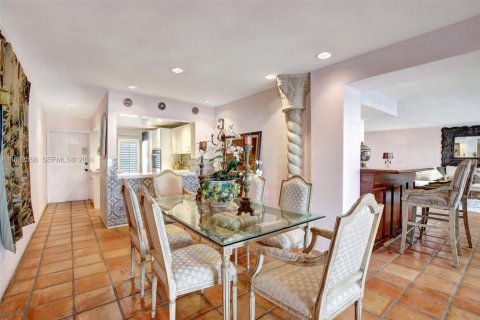Condominio en venta en Hallandale Beach, Florida, 2 dormitorios, 162.58 m2 № 2245135 - foto 18