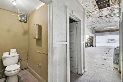 Купить коммерческую недвижимость в Уинтер-Хейвен, Флорида № 1815332 - фото 16