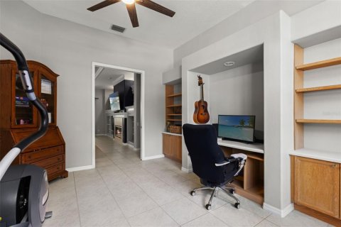 House in Fish Hawk, Florida 3 bedrooms, 264.96 sq.m. № 2420104 - photo 15