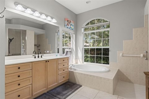House in Fish Hawk, Florida 3 bedrooms, 264.96 sq.m. № 2420104 - photo 22