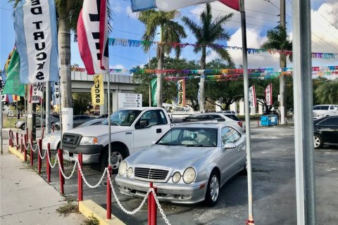 Commercial property in Hialeah, Florida № 1781945 - photo 5
