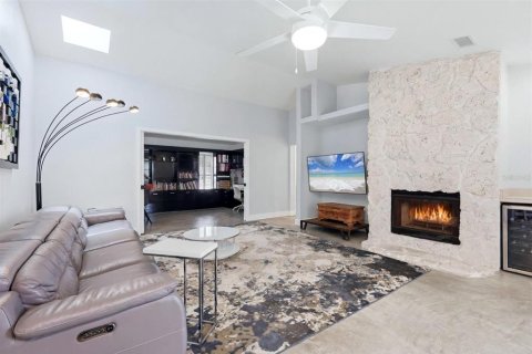 House in Sarasota, Florida 3 bedrooms, 231.33 sq.m. № 2202345 - photo 16