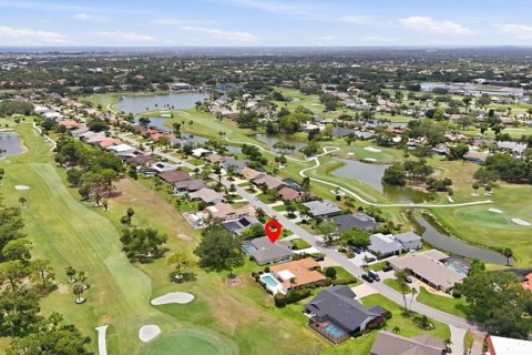 House in Sarasota, Florida 3 bedrooms, 231.33 sq.m. № 2202345 - photo 3