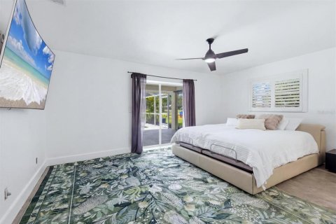 House in Sarasota, Florida 3 bedrooms, 231.33 sq.m. № 2202345 - photo 30