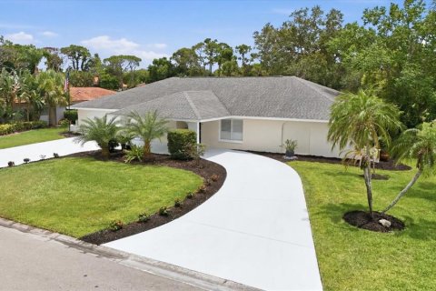 House in Sarasota, Florida 3 bedrooms, 231.33 sq.m. № 2202345 - photo 4