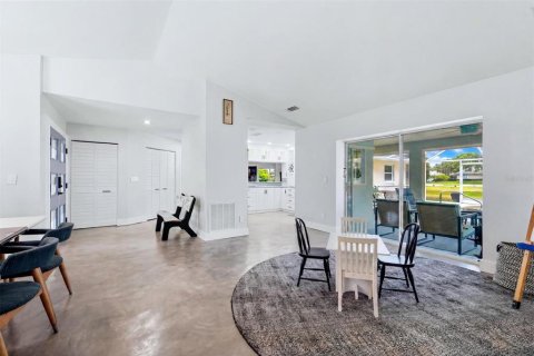 House in Sarasota, Florida 3 bedrooms, 231.33 sq.m. № 2202345 - photo 26