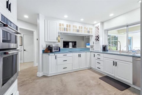 House in Sarasota, Florida 3 bedrooms, 231.33 sq.m. № 2202345 - photo 22