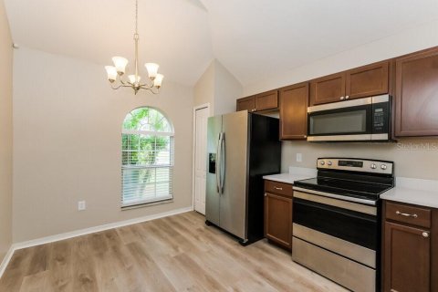 Villa ou maison à louer à Wesley Chapel, Floride: 3 chambres, 168.15 m2 № 2427527 - photo 7
