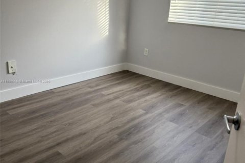 Купить кондоминиум в Катлер-Бей, Флорида 2 спальни, 75.16м2, № 1951014 - фото 4