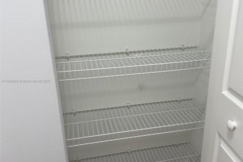 Купить кондоминиум в Катлер-Бей, Флорида 2 спальни, 75.16м2, № 1951014 - фото 10