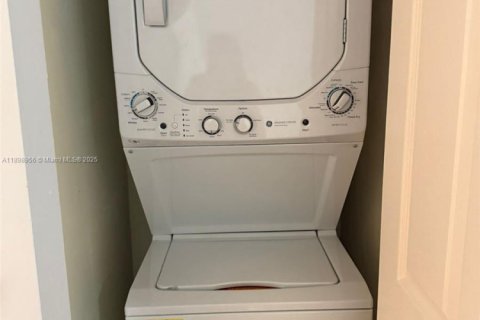 Купить кондоминиум в Катлер-Бей, Флорида 2 спальни, 75.16м2, № 1951014 - фото 8