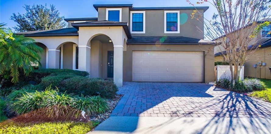 House in Davenport, Florida 5 bedrooms, 259.75 sq.m. № 2212338