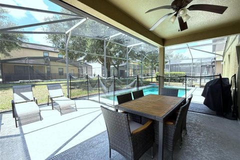 House in Davenport, Florida 5 bedrooms, 259.75 sq.m. № 2212338 - photo 26