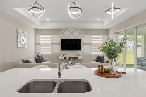 Casa en venta en Orlando, Florida, 3 dormitorios, 193.61 m2 № 1919605 - foto 8