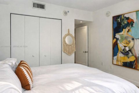 Condo in Miami, Florida, 2 bedrooms № 2067190 - photo 24