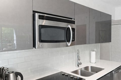 Condo in Miami, Florida, 2 bedrooms № 2067190 - photo 15