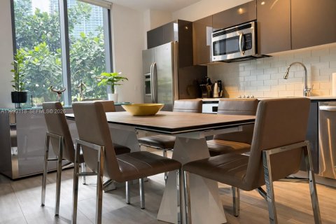 Condo in Miami, Florida, 2 bedrooms № 2067190 - photo 7