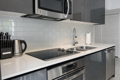 Condo in Miami, Florida, 2 bedrooms № 2067190 - photo 14