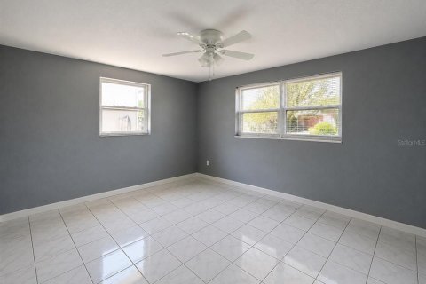 Villa ou maison à vendre à New Port Richey, Floride: 3 chambres, 107.4 m2 № 2142504 - photo 9