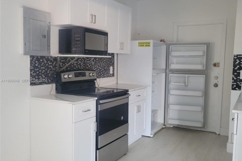 Villa ou maison à louer à Dania Beach, Floride: 2 chambres, 143.16 m2 № 2055680 - photo 3