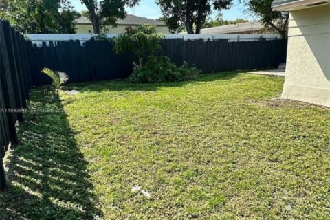 Villa ou maison à louer à Dania Beach, Floride: 2 chambres, 143.16 m2 № 2055680 - photo 19