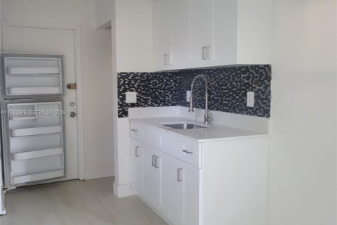 Villa ou maison à louer à Dania Beach, Floride: 2 chambres, 143.16 m2 № 2055680 - photo 5