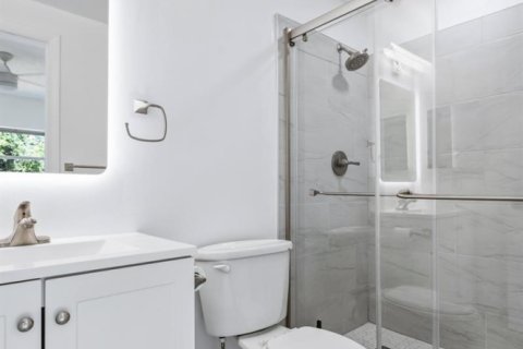 Condo in Deerfield Beach, Florida, 2 bedrooms № 2245787 - photo 11