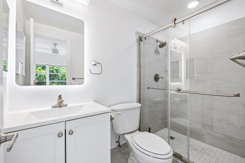 Condo in Deerfield Beach, Florida, 2 bedrooms № 2245787 - photo 13