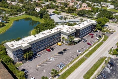 Condo in Deerfield Beach, Florida, 2 bedrooms № 2245787 - photo 20