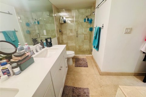 Condo in Aventura, Florida, 2 bedrooms  № 1595947 - photo 13