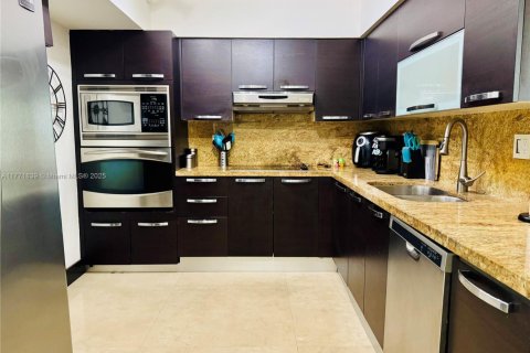 Condo in Aventura, Florida, 2 bedrooms  № 1595947 - photo 18