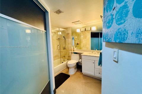 Condo in Aventura, Florida, 2 bedrooms  № 1595947 - photo 3
