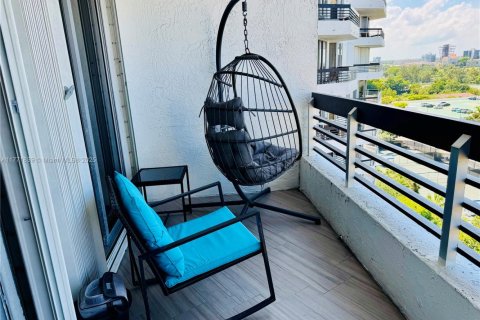 Condo in Aventura, Florida, 2 bedrooms  № 1595947 - photo 26