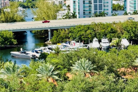 Condo in Aventura, Florida, 2 bedrooms  № 1595947 - photo 28