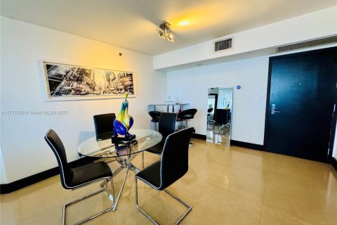 Condo in Aventura, Florida, 2 bedrooms  № 1595947 - photo 23