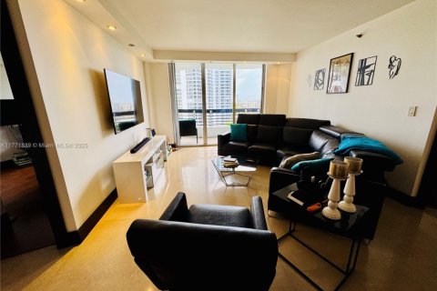 Condo in Aventura, Florida, 2 bedrooms  № 1595947 - photo 21